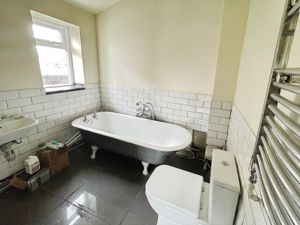 Ground Floor Bathroom- click for photo gallery